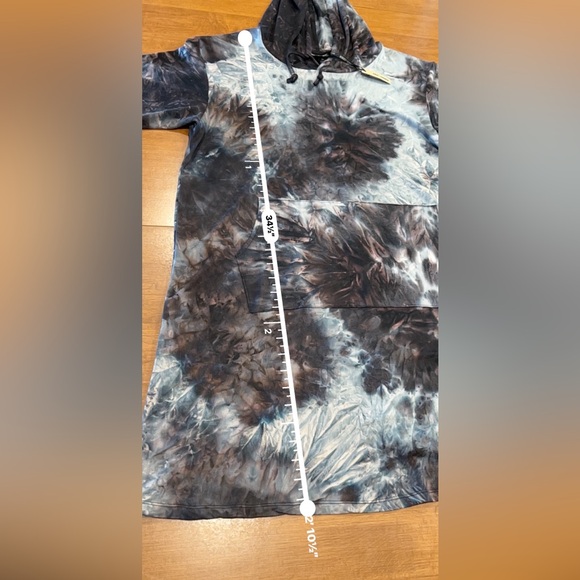 NWT Coco + Carmen Tie Dye Short Sleeve Hooded Dress With Pockets - Picture 7 of 9